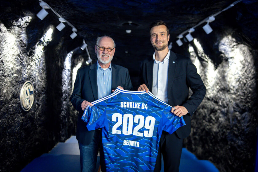 BEUMER Group wird neuer Hauptpartner des FC Gelsenkirchen-Schalke 04 e.V. - Dr. Christoph Beumer und Matthias Tillmann
